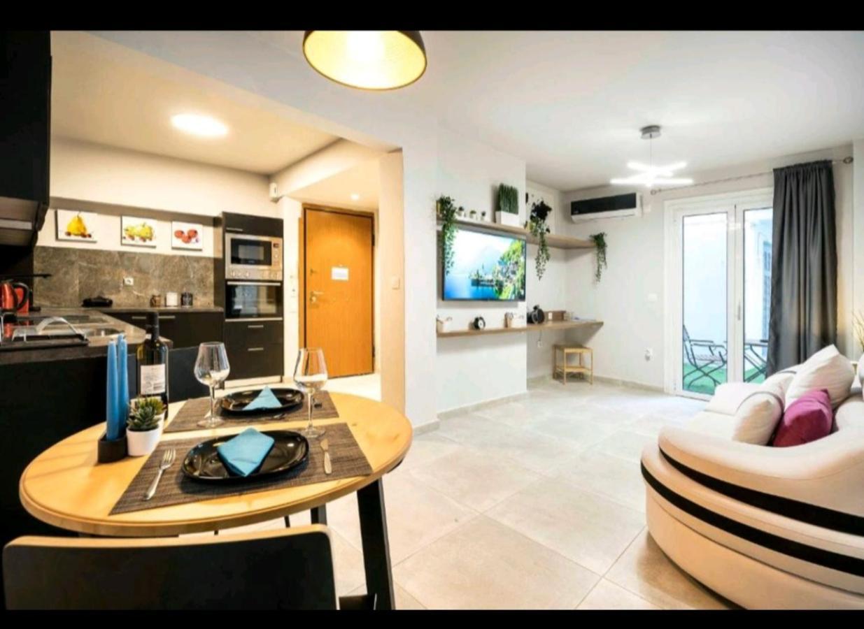 Romantic Jacuzzi Apartment Athen Eksteriør billede