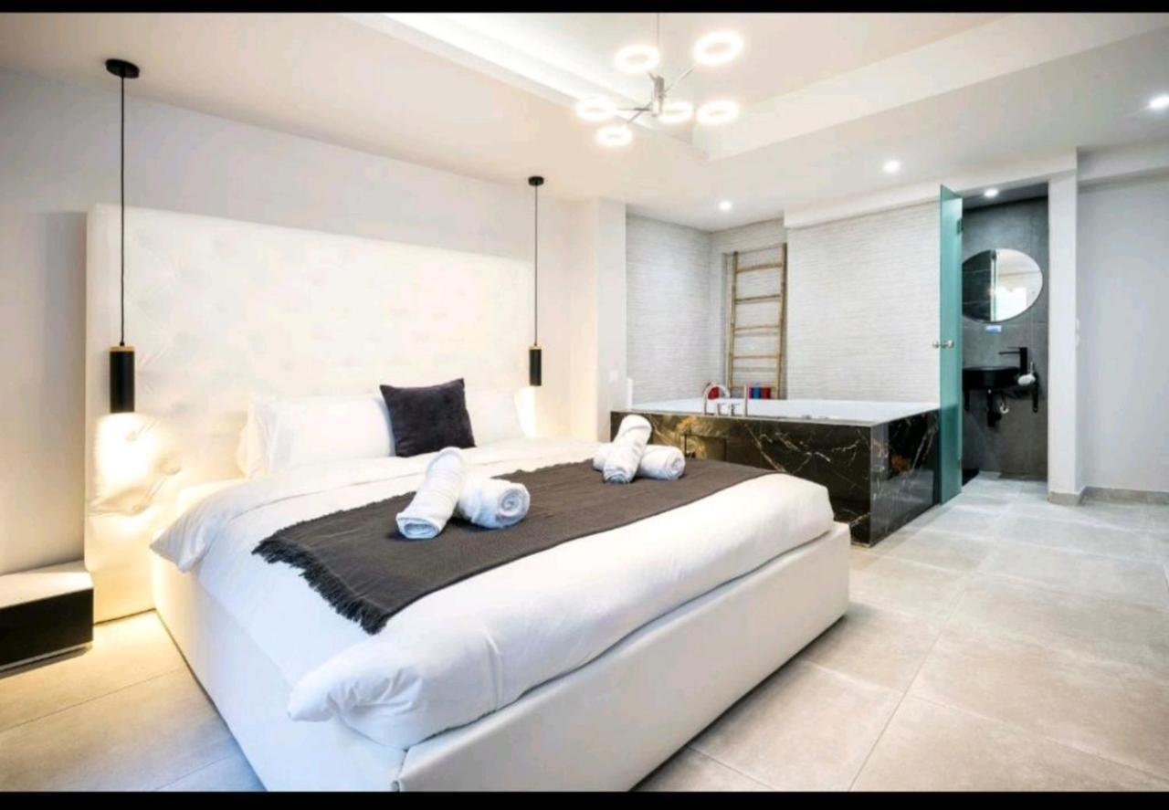 Romantic Jacuzzi Apartment Athen Eksteriør billede