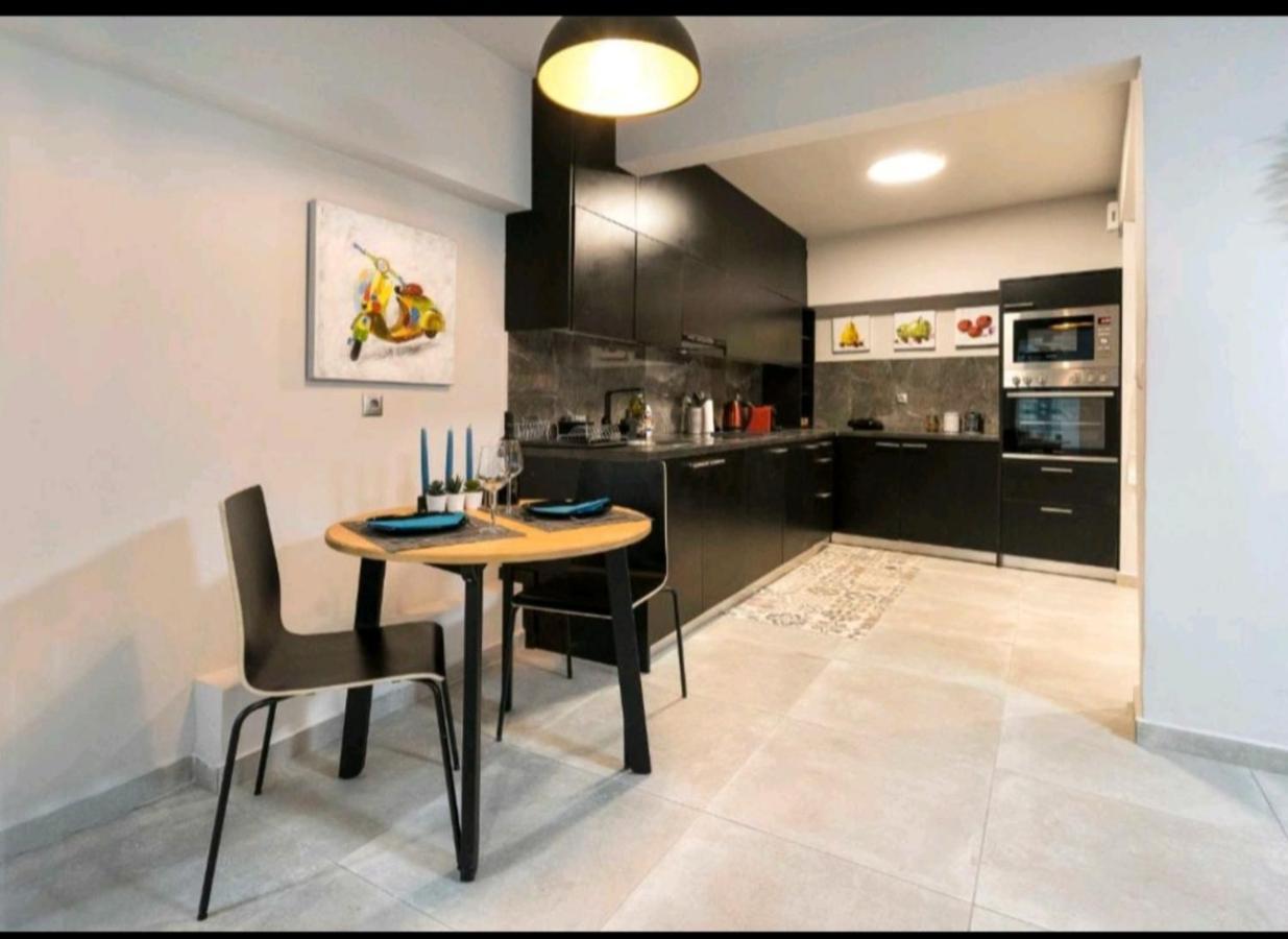 Romantic Jacuzzi Apartment Athen Eksteriør billede